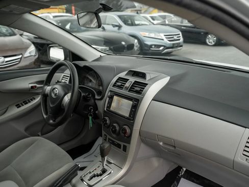 Used 2013 Toyota Corolla LE Special Edition image 12