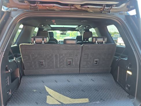 Used 2018 Ford Expedition Limited w/ Equipment Group 301A AWD/4WD image 21