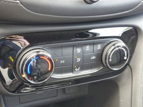 Used 2021 Buick Encore GX Preferred w/ Sport Touring Package image 24