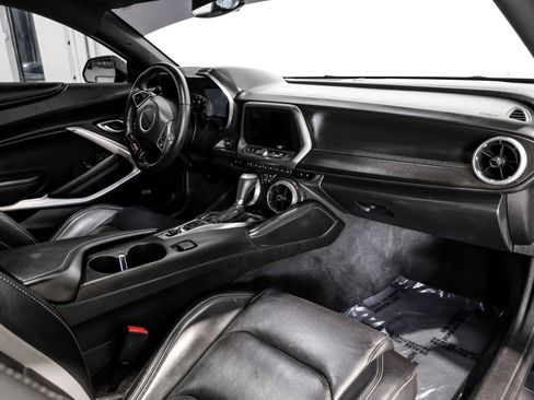 Used 2018 Chevrolet Camaro SS image 21