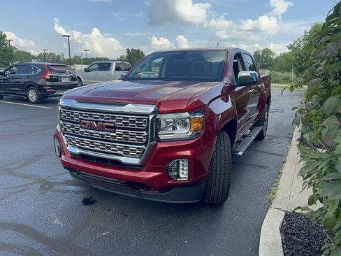 Used 2022 GMC Canyon Denali AWD/4WD image 3