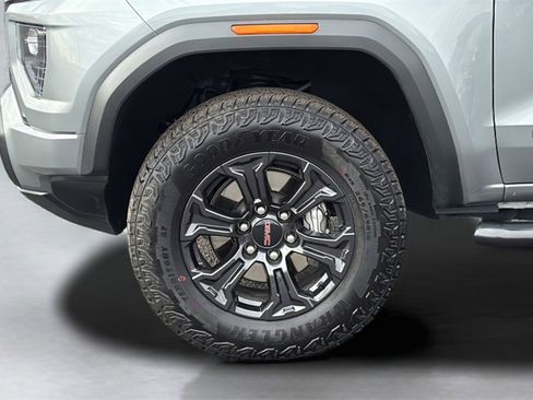 Used 2024 GMC Canyon Elevation w/ Trailering Package image 9