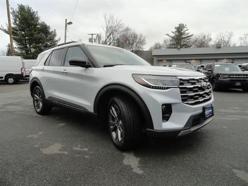 New 2026 Ford Explorer Active w/ Active Comfort Package AWD/4WD image 3
