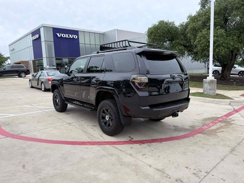 Used 2022 Toyota 4Runner Trail Special Edition AWD/4WD image 4