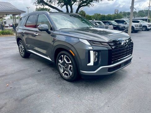Used 2024 Hyundai Palisade SEL w/ Premium Package FWD image 7