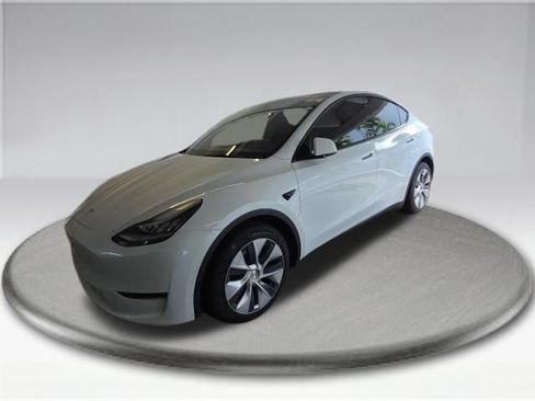 Used 2021 Tesla Model Y Long Range AWD/4WD image 11
