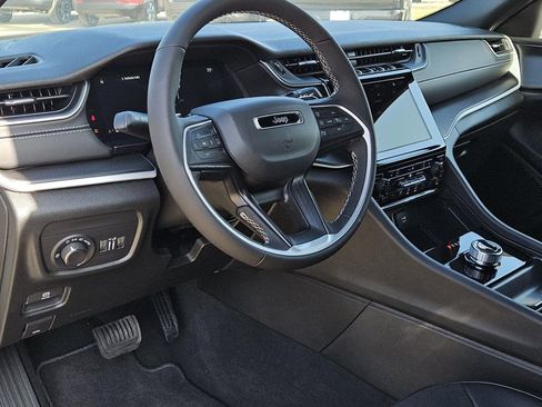 New 2025 Jeep Grand Cherokee L Altitude image 22
