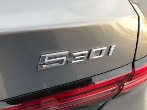 Used 2024 BMW 530i xDrive w/ Premium Package image 11