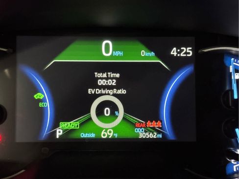 Used 2025 Toyota RAV4 LE image 9