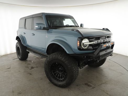 Used 2022 Ford Bronco Outer Banks w/ Sasquatch Package image 6