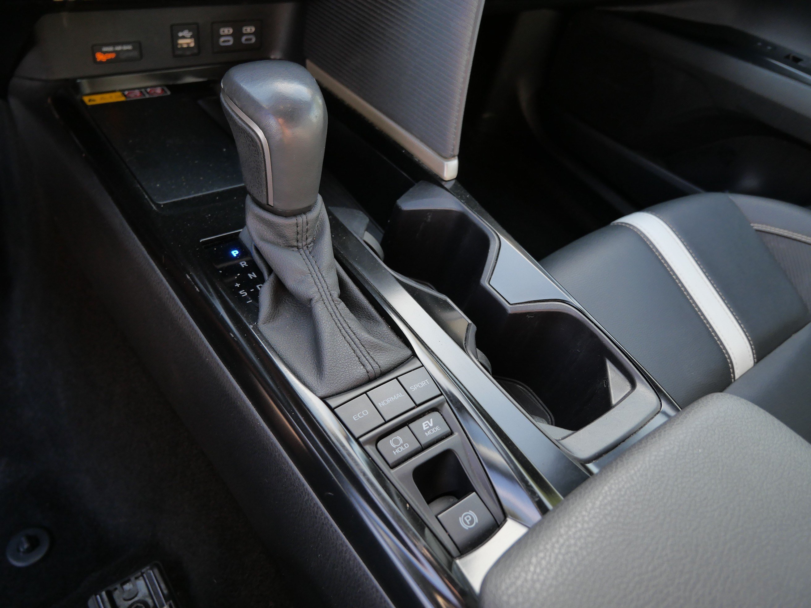 Certified 2025 Toyota Camry SE FWD image 25