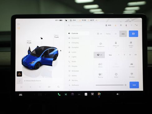 Used 2022 Tesla Model Y Long Range image 49