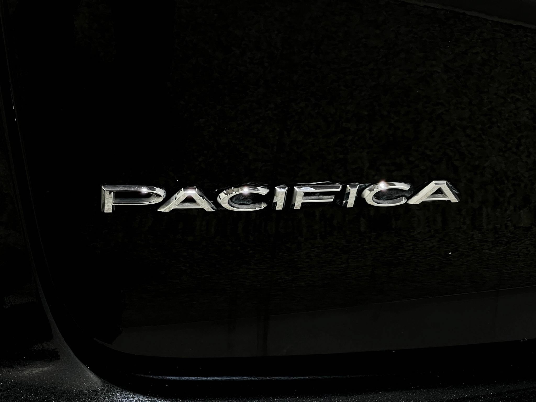 Used 2019 Chrysler Pacifica Limited FWD image 41