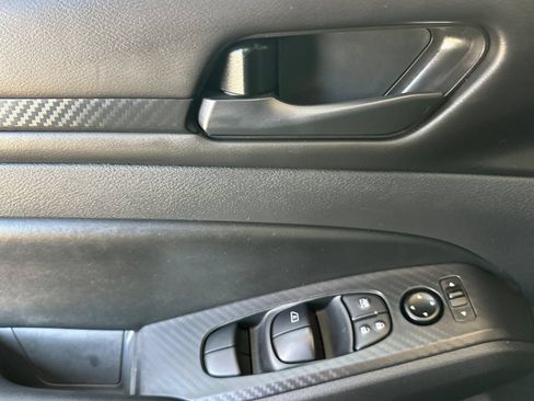 Used 2025 Nissan Altima 2.5 S FWD image 11
