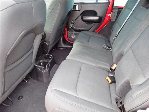 Used 2019 Jeep Wrangler Unlimited Sport image 9