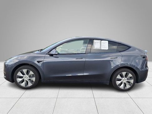 Used 2022 Tesla Model Y Long Range AWD/4WD image 8