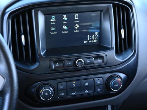 Used 2017 GMC Canyon 2WD Crew Cab w/ Convenience Package image 17