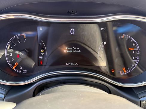 Used 2014 Jeep Grand Cherokee Overland AWD/4WD image 30
