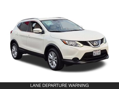 Certified 2019 Nissan Rogue Sport SV FWD image 2