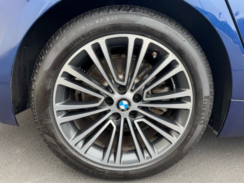 Used 2019 BMW 530i w/ Convenience Package image 11