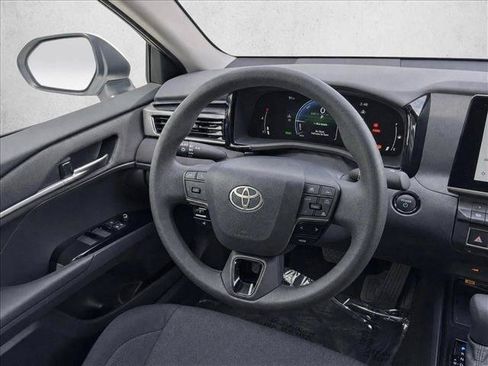 Used 2025 Toyota Camry LE FWD image 24