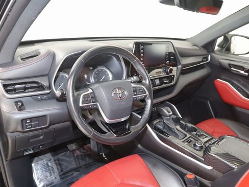 Used 2022 Toyota Highlander XSE image 27