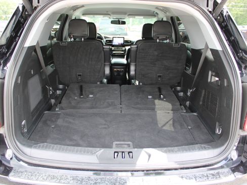 Used 2024 Ford Explorer Limited AWD/4WD image 9