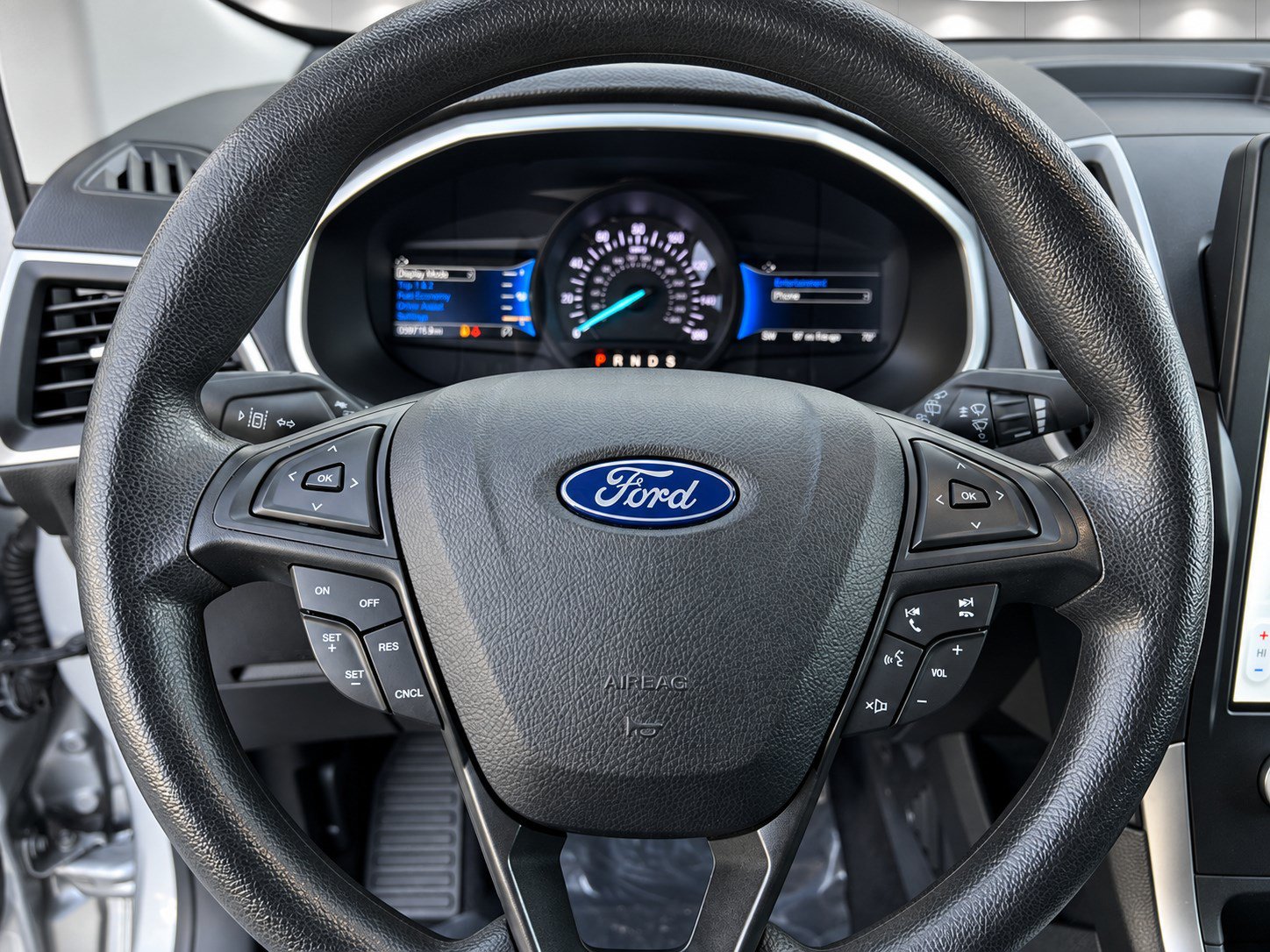 Used 2021 Ford Edge SE w/ Cargo Accessory Package AWD/4WD image 11