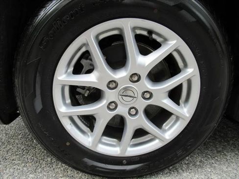 Certified 2023 Chrysler Voyager LX FWD image 8