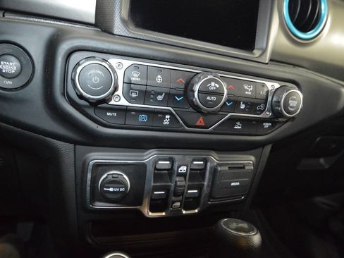 Used 2023 Jeep Wrangler Unlimited w/ Cold Weather Group image 25