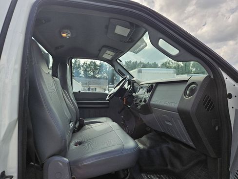 Used 2011 Ford F750 2WD Regular Cab Super Duty image 30