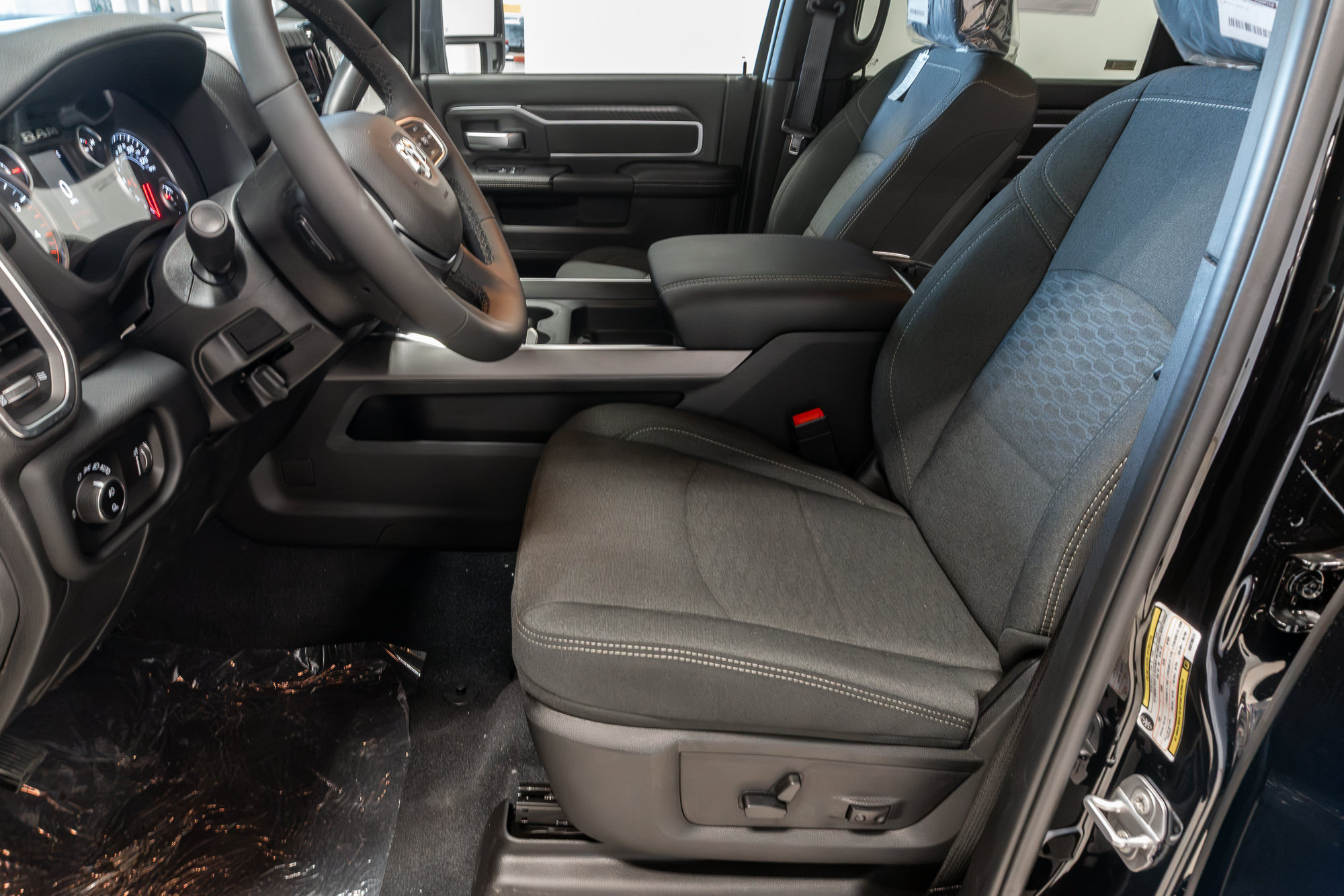 New 2027 RAM 3500 Big Horn AWD/4WD image 11
