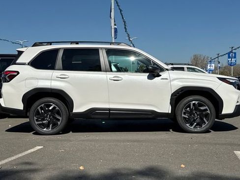 New 2026 Subaru Forester Premium AWD/4WD image 3