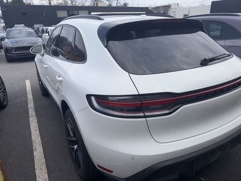 Certified 2023 Porsche Macan image 4