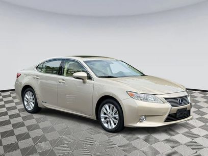 Used 2013 Lexus ES 300h w/ Luxury Pkg