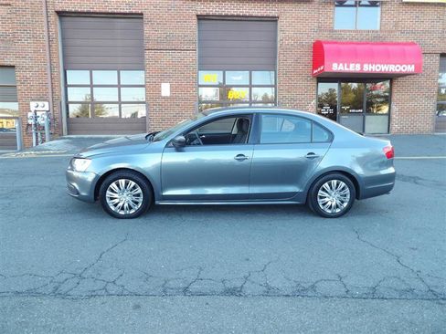 Used 2014 Volkswagen Jetta S image 4