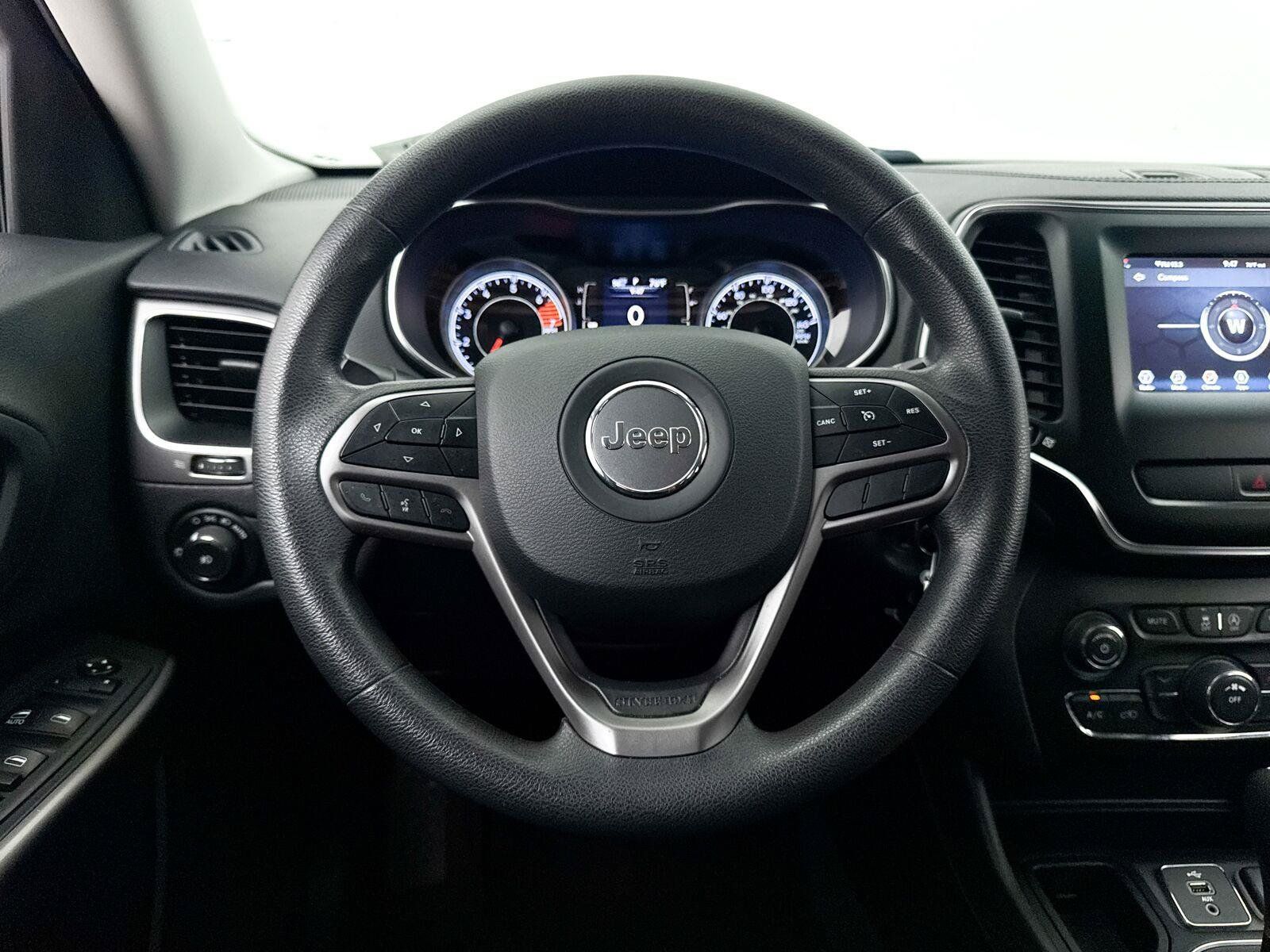 Used 2019 Jeep Cherokee Latitude w/ Popular Appearance Group FWD image 30