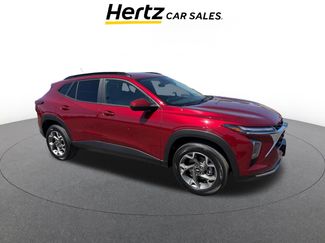 Used 2025 Chevrolet Trax LT video 1