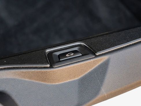 Used 2022 BMW X5 sDrive40i w/ M Sport Package image 62