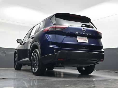 Used 2025 Nissan Rogue SV FWD image 43
