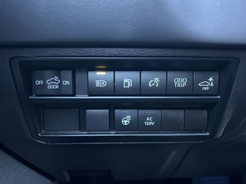 Used 2024 Toyota Tundra Platinum image 19