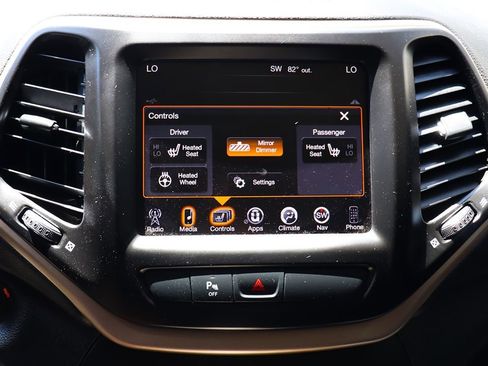Used 2016 Jeep Cherokee Limited image 49