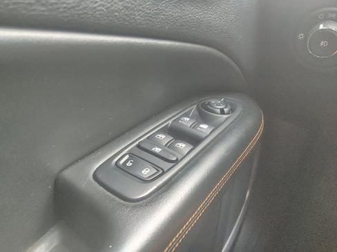 Used 2019 Jeep Compass Limited FWD image 27