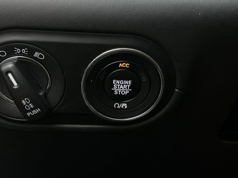 Used 2018 Maserati Levante GranLusso image 30