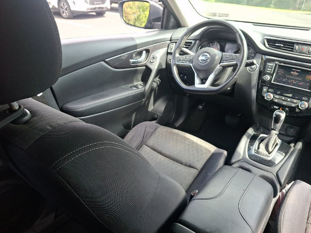 Used 2018 Nissan Rogue SV AWD/4WD image 17