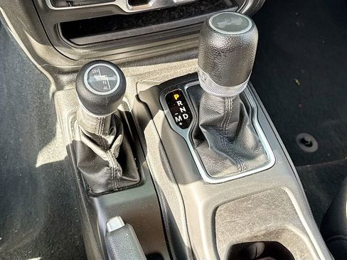 Used 2022 Jeep Wrangler Unlimited Sport AWD/4WD image 18
