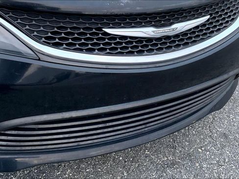 Used 2015 Chrysler 200 LX image 27