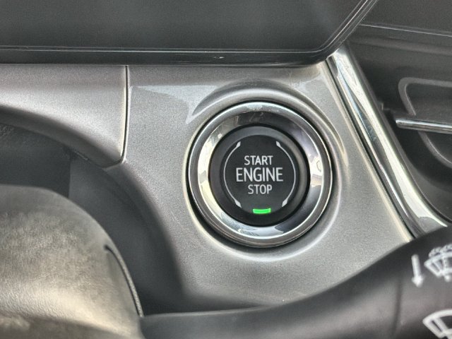 Used 2025 Chevrolet Trax LT FWD image 16