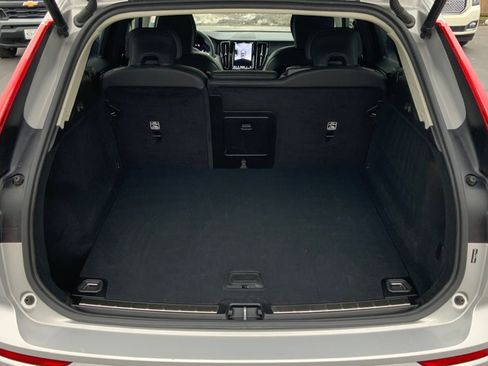 Used 2025 Volvo XC60 B5 Plus image 13
