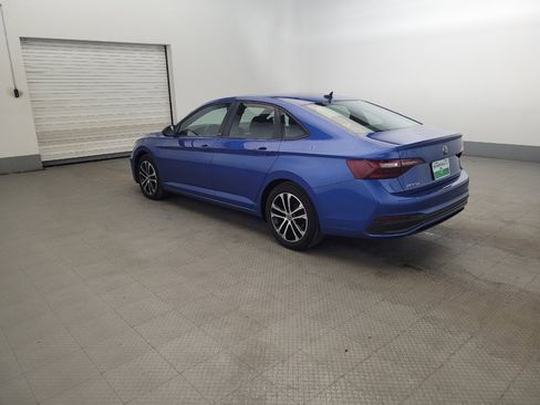 Used 2023 Volkswagen Jetta Sport image 3